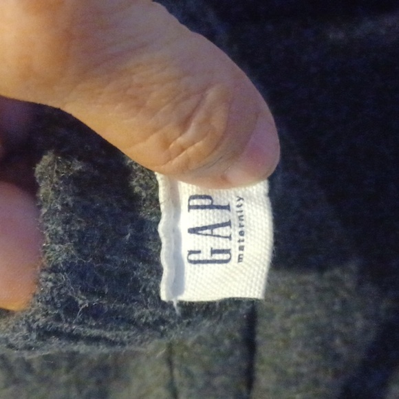 GAP Heart Long Maternity sweater, M, 22" Ptp, 32" Long - Picture 6 of 7